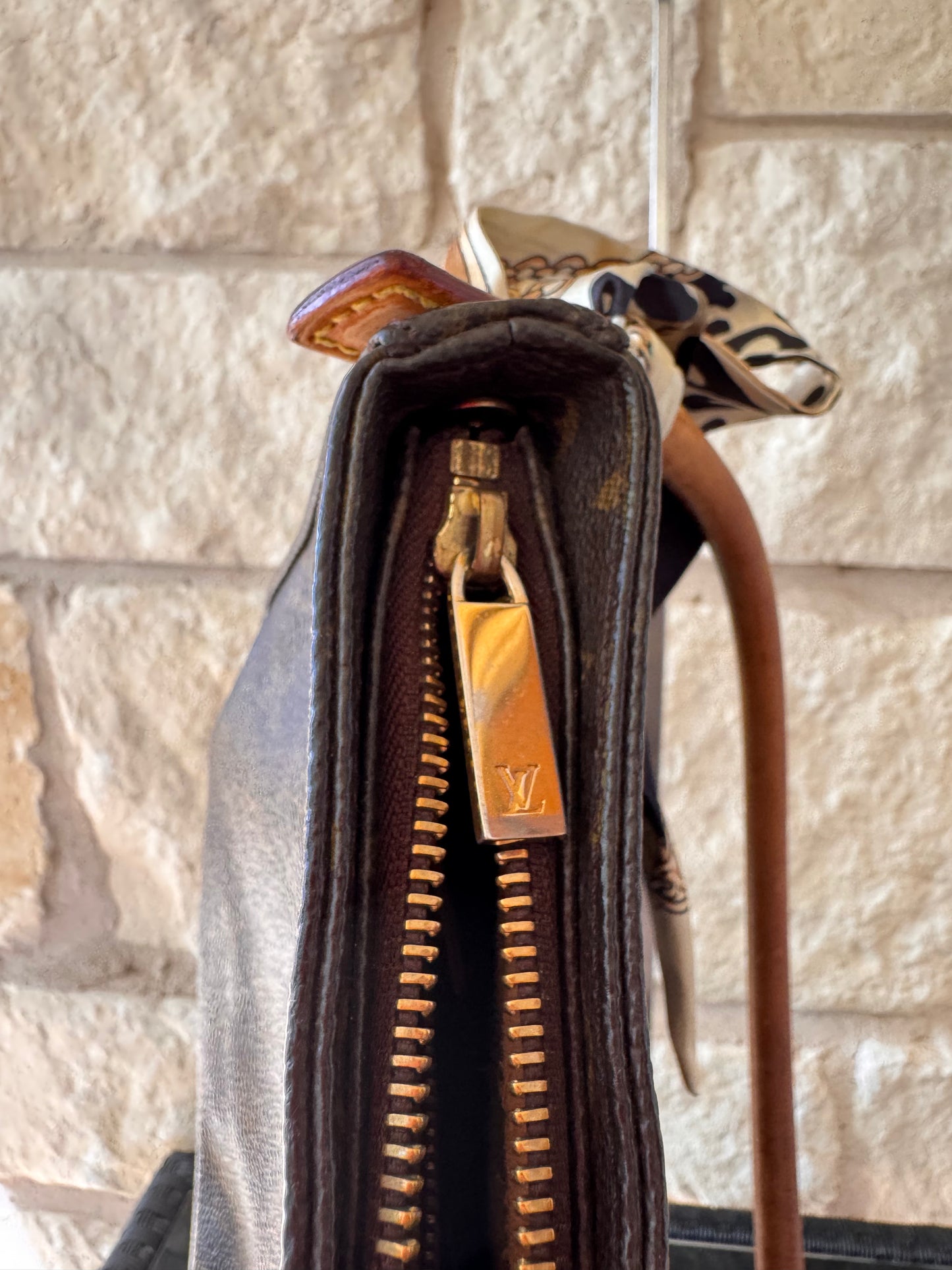 Louis Vuitton Looping MM